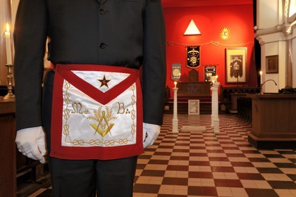 France, Paris (75), Grande Loge de France (GLDF), temple maçonnique, tablier de maître maçon au Rite Ecossais