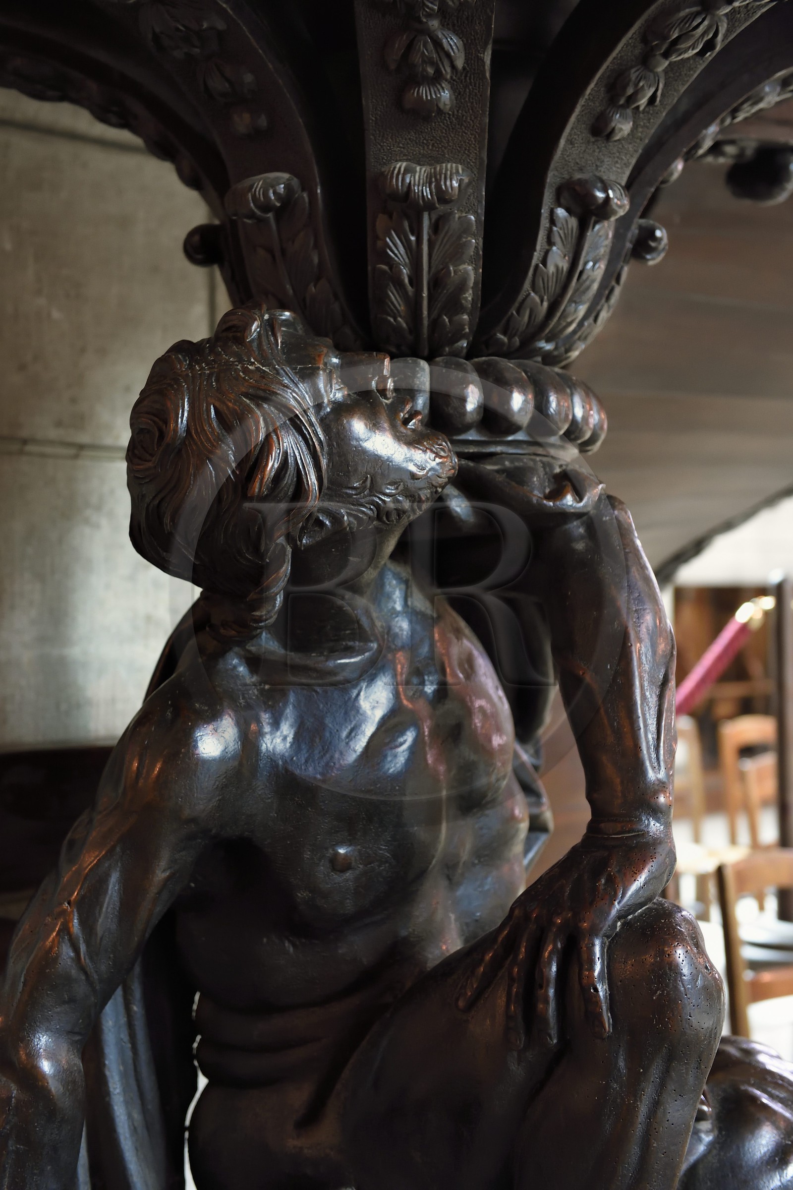 France, Dordogne (24), Périgord Blanc, Périgueux, Cathédrale Saint-Front étape sur le chemin de Saint-Jacques-de-Compostelle site classé Patrimoine Mondial de l'UNESCO, détail de la chaire du XVIIème siècle soutenue par Hercule