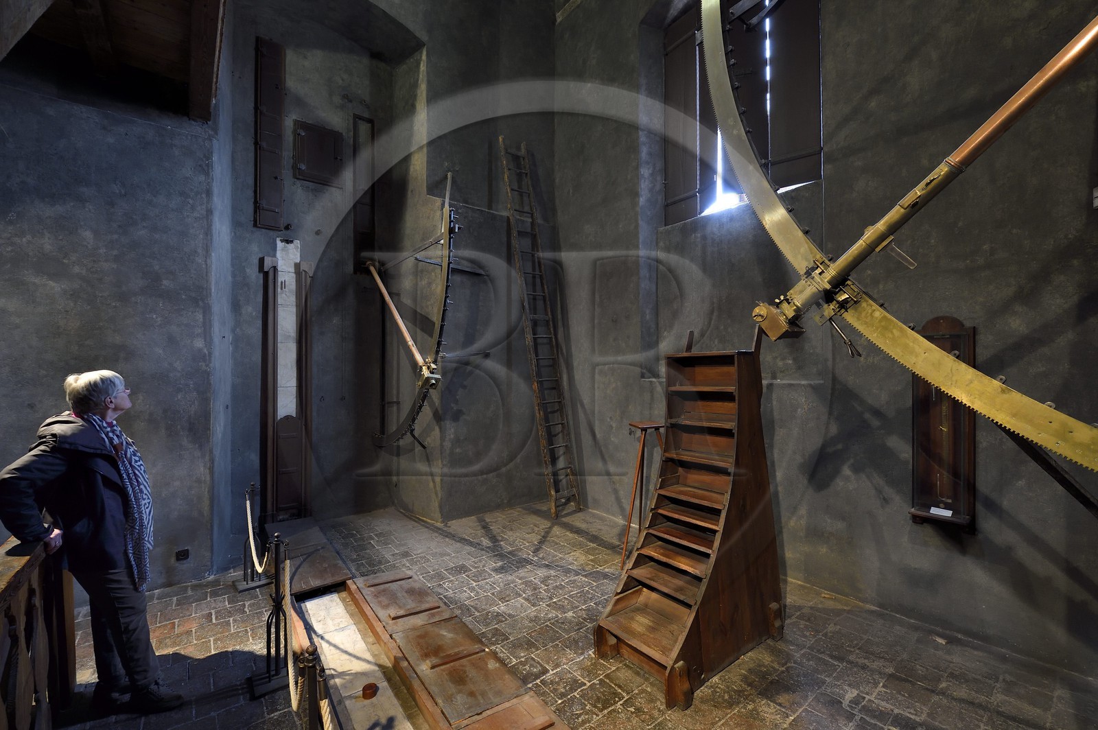 République Tchèque, Prague, centre historique classé Patrimoine Mondial de l' UNESCO, quartier de Stare Mesto, Clementinum (Klementinum), tour de l’observatoire astronomique avec deux quadrants muraux géants, sextants et autres instruments d’observation