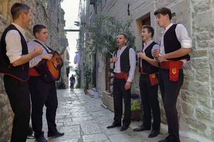 Croatie, Dalmatie, cote dalmate, Ile de Korcula, ville de Korcula, chanteurs de rue, le Klapa Ivo Lozica