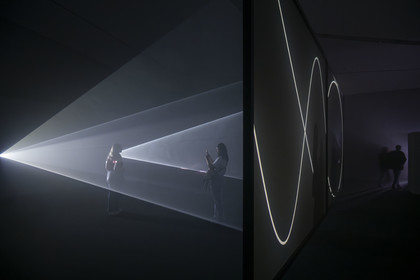 Portugal, Lisbonne, quartier de Belem, MAAT (Musée d'Art, Architecture et Technologie ou Museu de Arte, Arquitetura e Tecnologia) sur les bords du Tage, exposition Rooms par l'artiste Anthony McCall