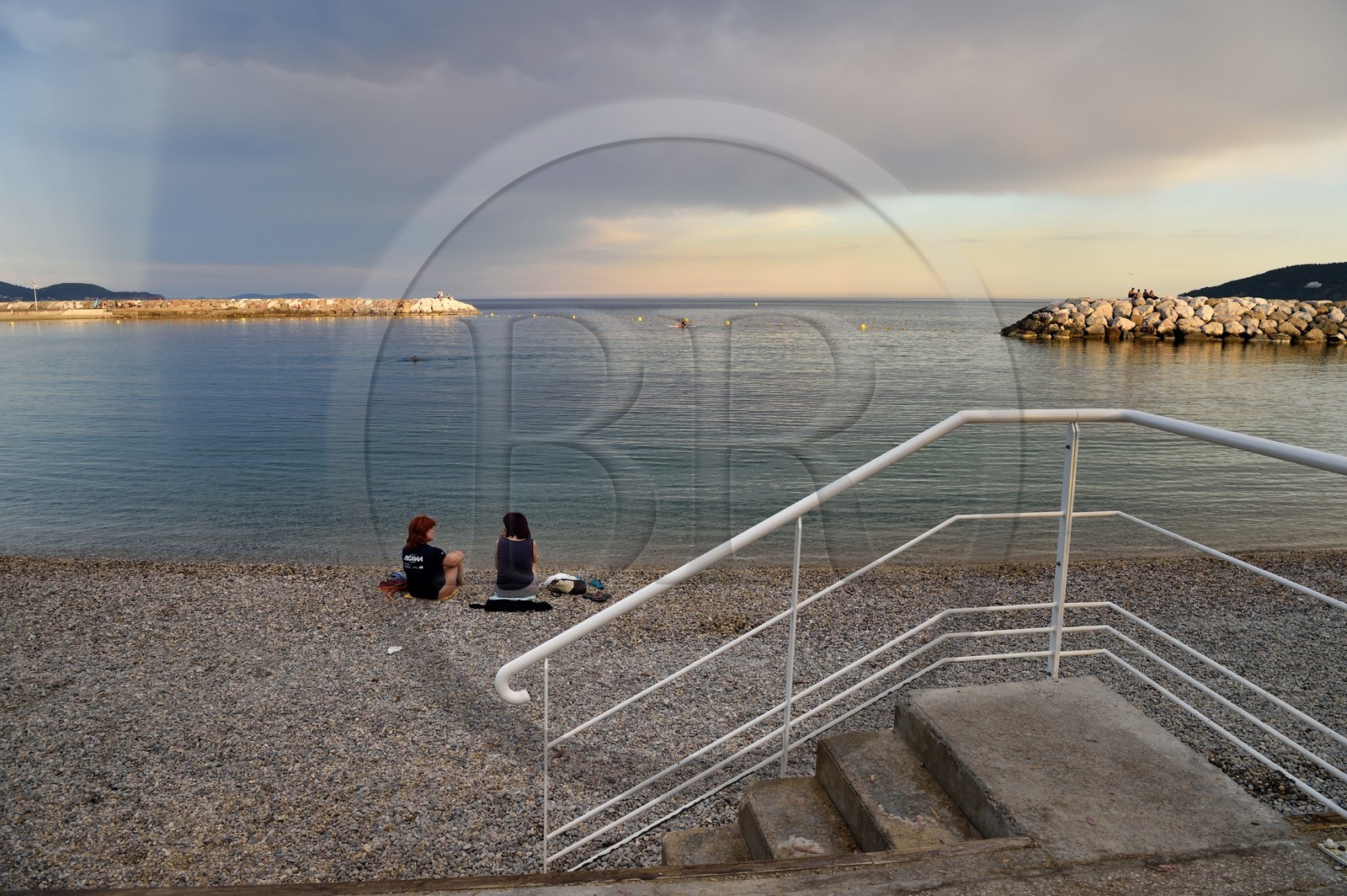 France, Var (83), Toulon, plage artificielle du quartier du Mourillon
