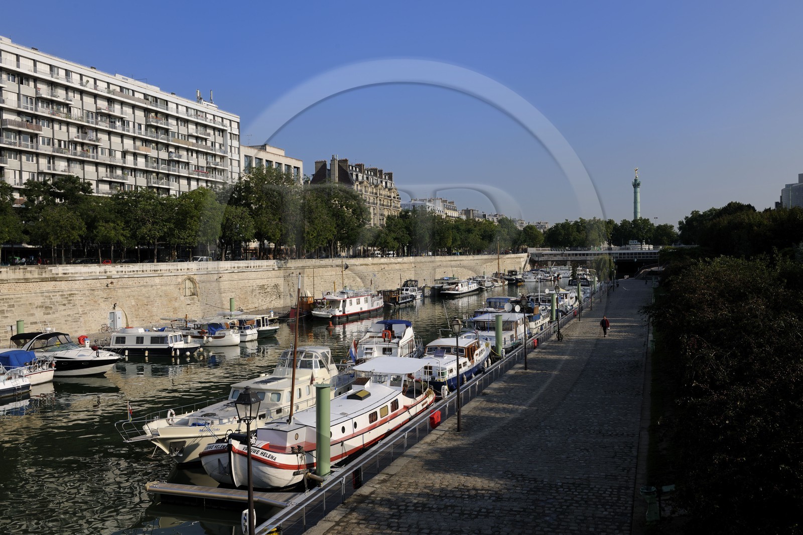 France, Paris (75), le port de plaisance de l'arsenal dans le quartier de la Bastille