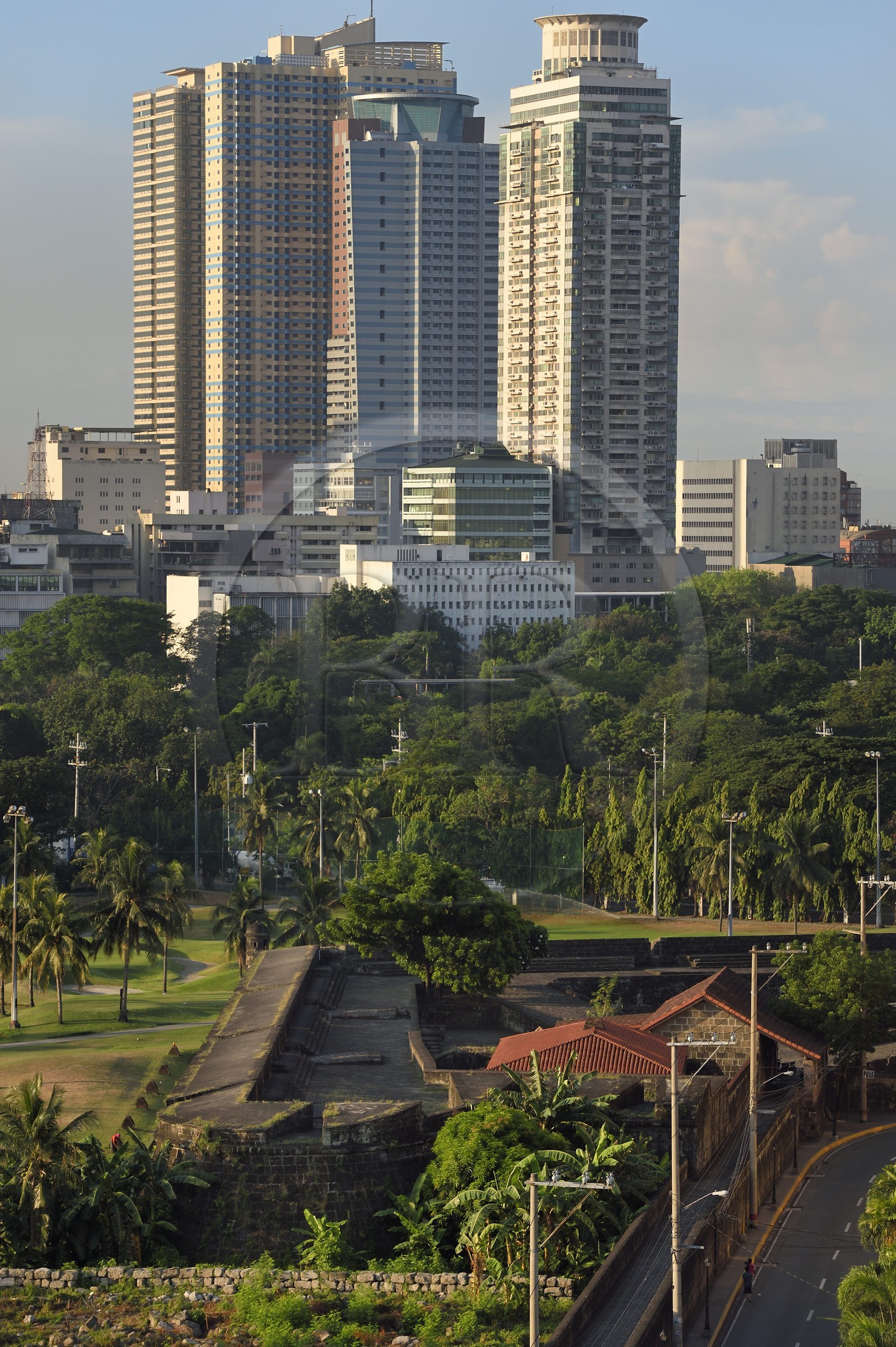 Philippines, Ile de Luzon, Manille, quartier historique d'Intramuros, les remparts de la vieille ville
