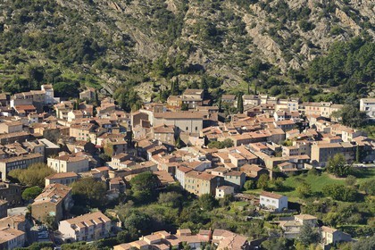 France, Var (83), Massif des Maures, La Garde Freinet (vue aérienne)