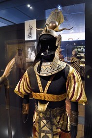 France, Charente-Maritime (17), Rochefort, Musée Hèbre, accoutrements portés par Pierre Loti lors de bal comme ce costume d'Osiris (1887)