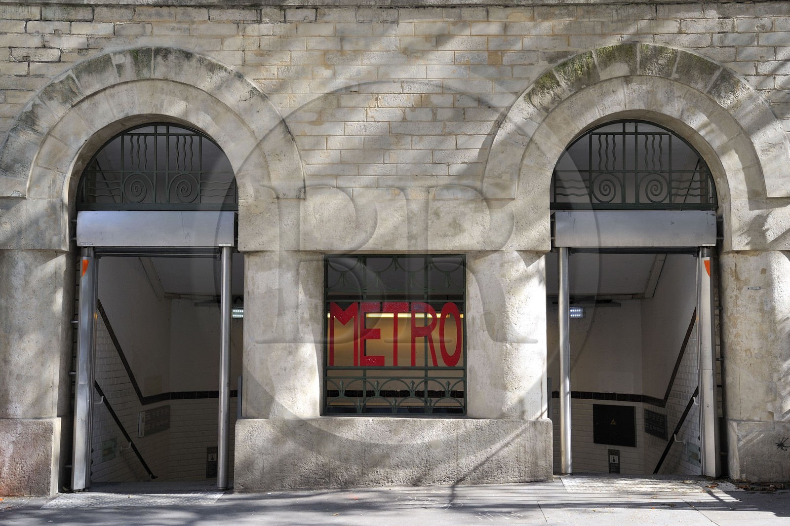France, Paris (75), la station de metro Place Monge, entrée arènes de lutèce