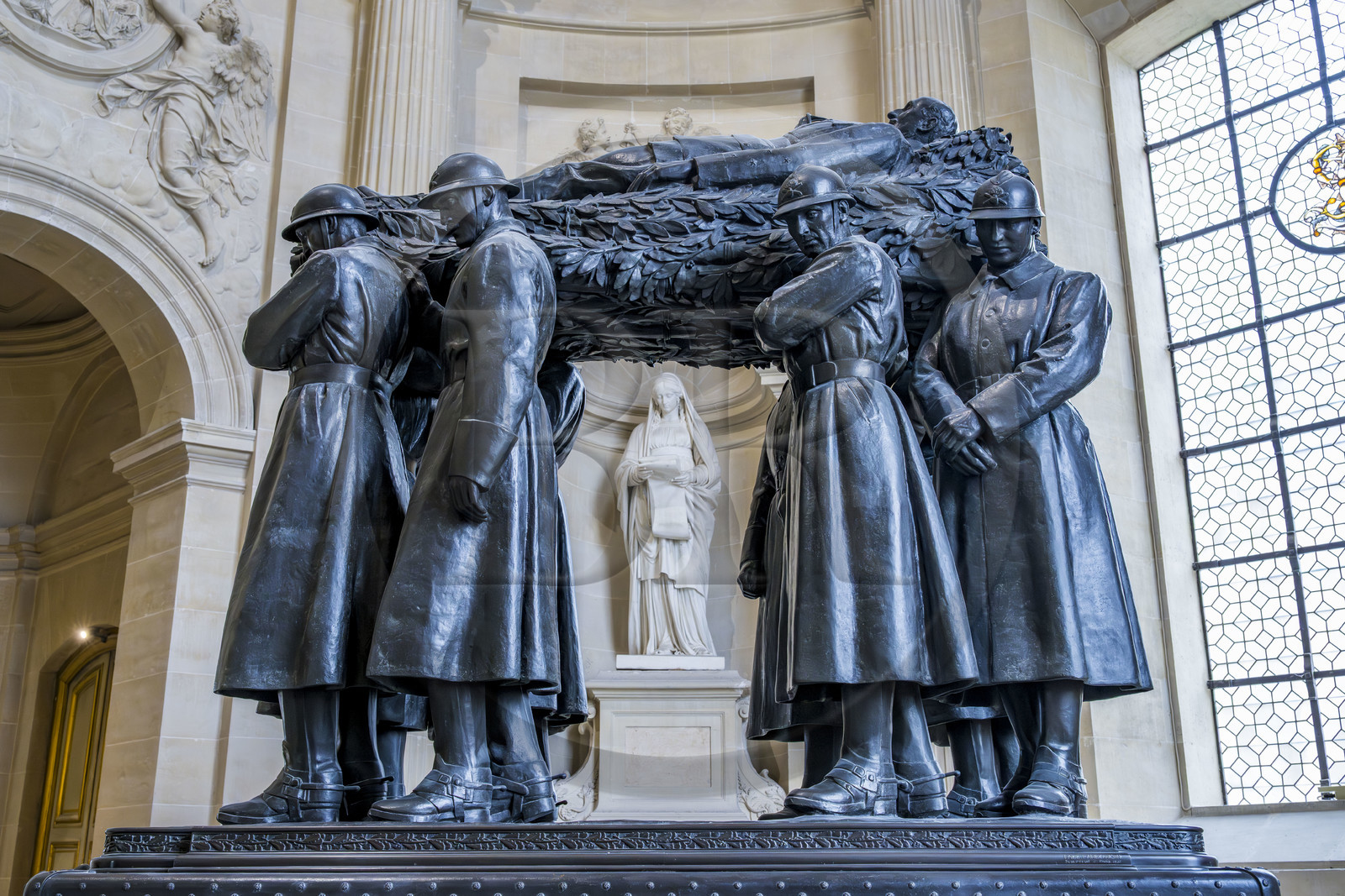 France, Paris, Hotel des Invalides, Army Museum, the Saint-Louis-des-Invalides Cathedral, the military pantheon, the dome of Les Invalides, bronze tomb of Marshal of France Ferdinand Foch in the Saint-Ambroise chapel, group of soldiers symbolically carrying the body of Marshal Foch, work by the sculptor Paul Landowski