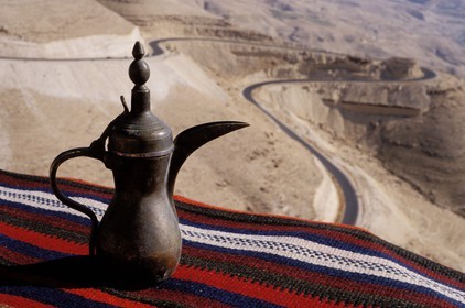 Jordanie, la Route du Roi dans les montagnes de Moab qui surplombe la Mer Morte