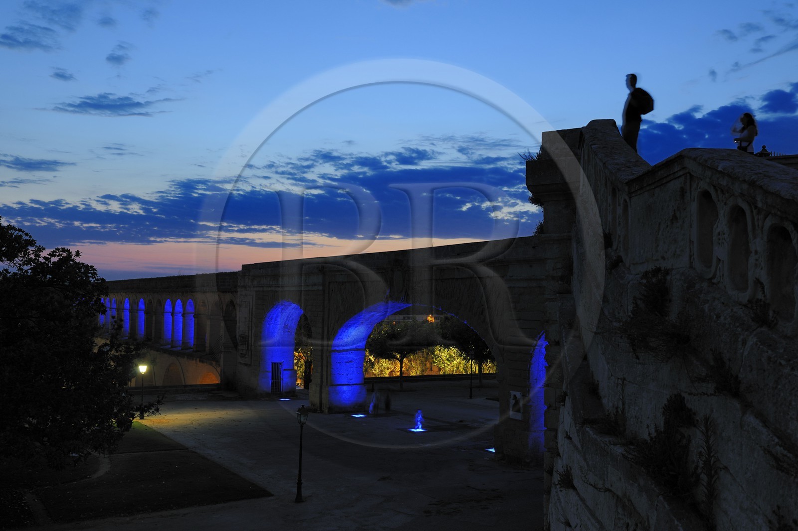 France, Hérault (34), Montpellier, l'Aqueduc Saint Clément , éclairages du plasticien Yann Kersalé