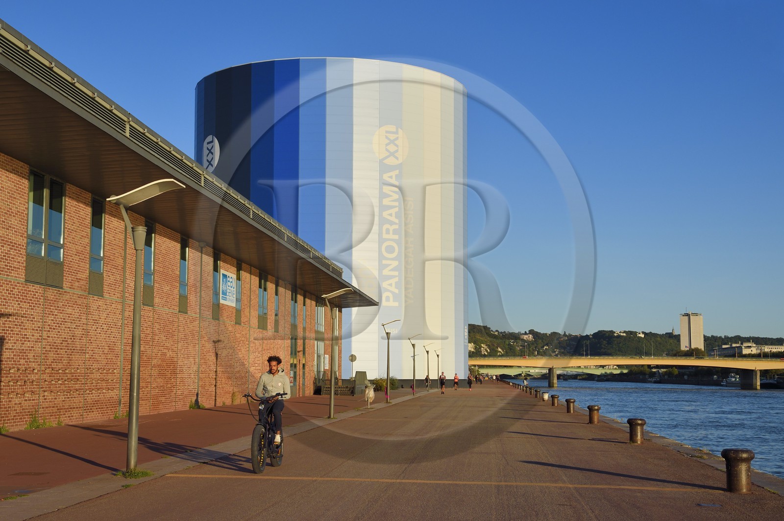 France, Seine-Maritime (76), Rouen, le Panorama XXL sur les quais de Seine rive droite