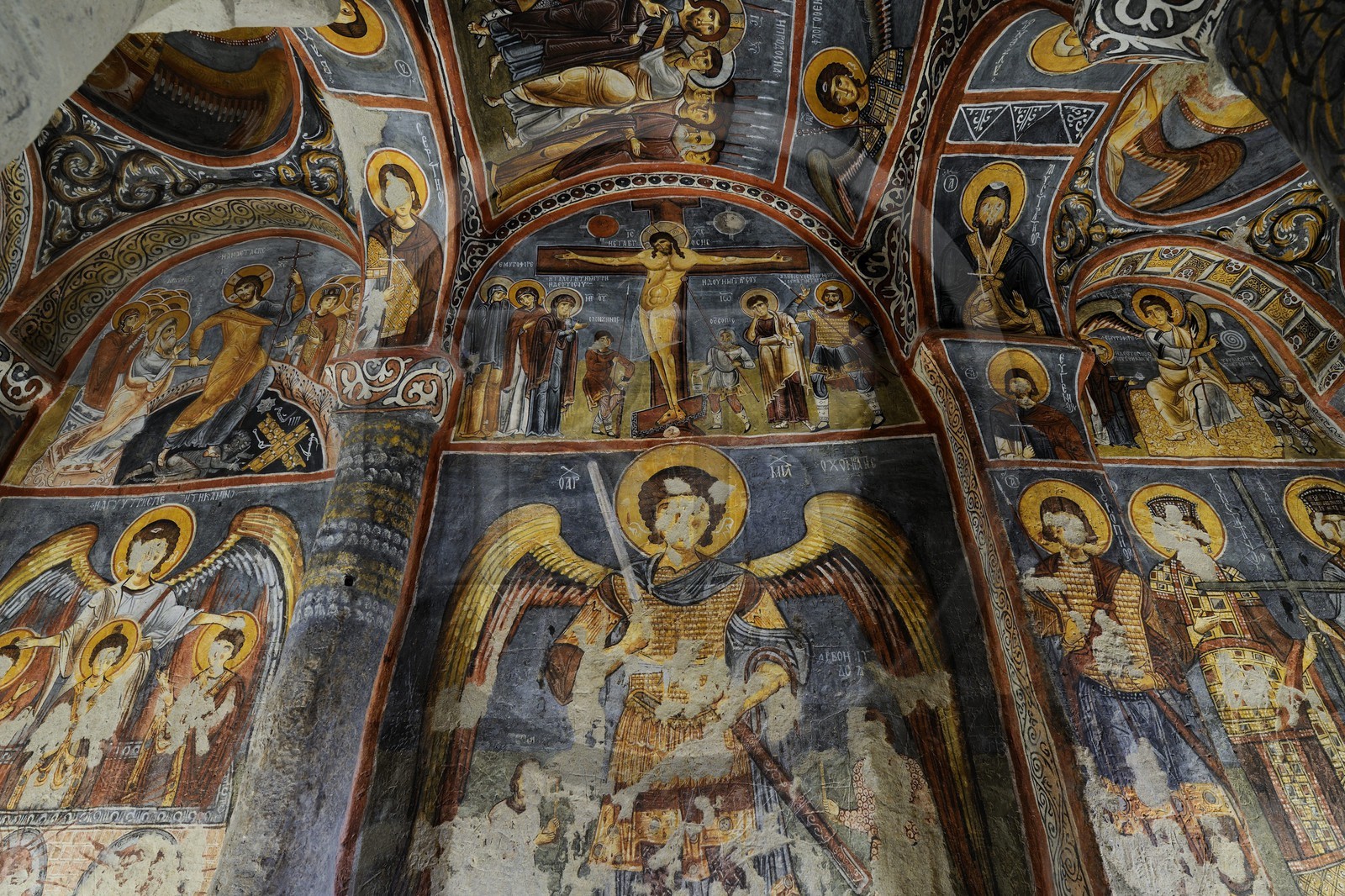 Turquie, Anatolie Centrale, province de Nevsehir, Cappadoce classée Patrimoine Mondial de l'UNESCO, Göreme, le musée en plein air, église  Sombre troglodytique (Karanlik Kilise)
