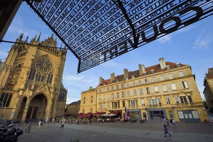 France, Moselle, Metz, Saint Etienne cathedral in pierre de Jaumont (stone of Jaumont), western facade above the main portal and canopy of the covered market place Jean Paul 2