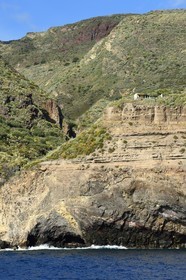 Italie, Sicile, iles Eoliennes, classées Patrimoine Mondial de l'UNESCO, Ile de Lipari, falaises de la cote Ouest