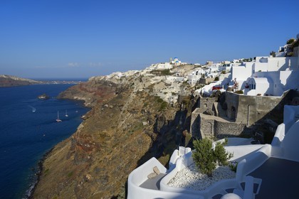 Grèce, Les Cyclades, mer Égée, île de Santorin (Thira ou Théra), le village de Oia qui surplombe la Caldera