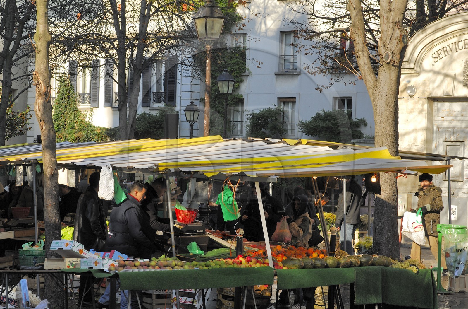 France, Paris (75), le marché de la rue des Pyrénées