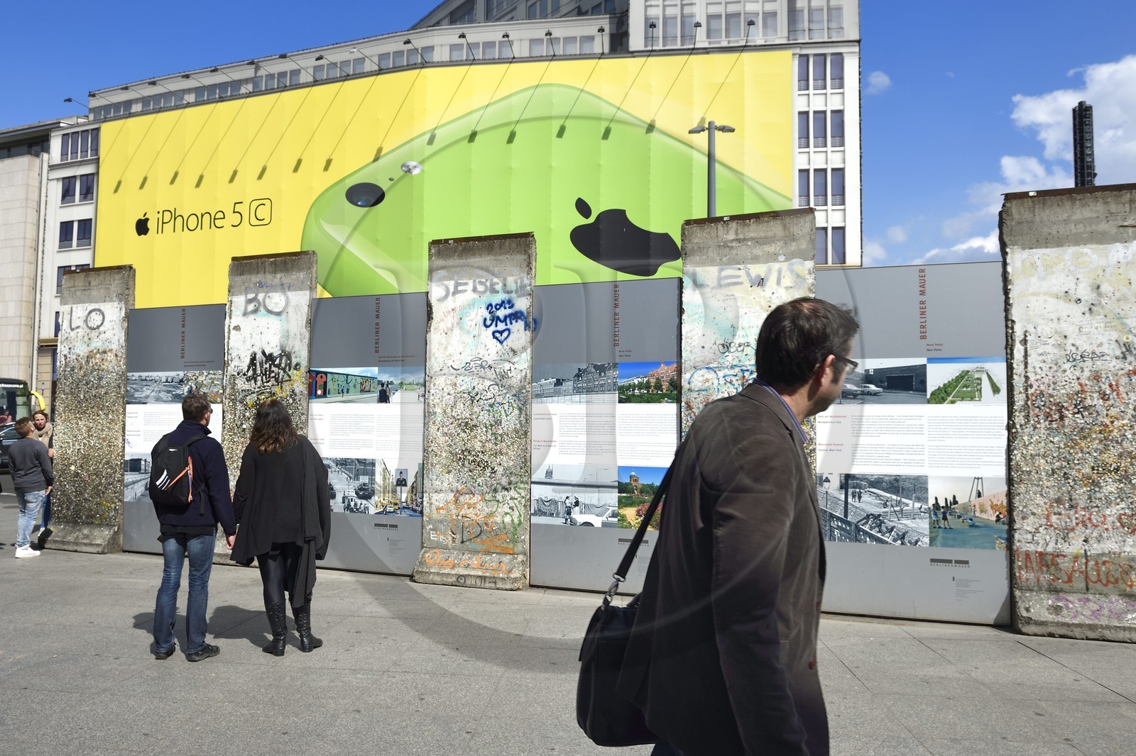 Allemagne, Berlin, Potsdamer Platz, reflets de vestiges du Mur