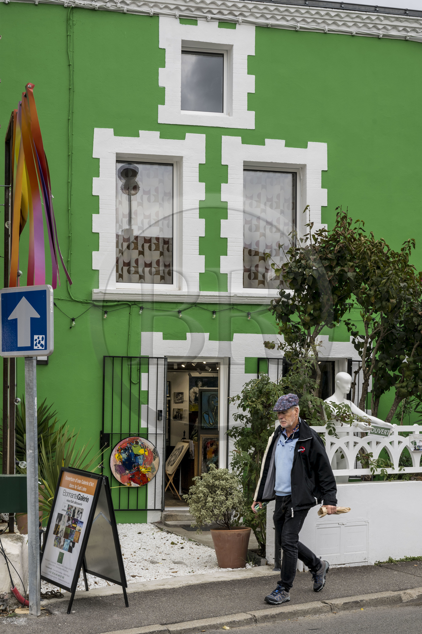 France, Loire-Atlantique (44), banlieue de Nantes, Rezé, quartier Trentemoult, galerie d'art Etonnante Galerie rue Jean Jouneau