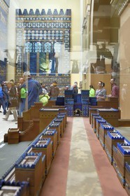 Allemagne, Berlin, l'Ile aux musées, classée Patrimoine Mondial de l'UNESCO, musée de Pergame (Pergamonmuseum), maquette de la Porte d'Ishtar construite en -580 av. JC (empire néobabylonien) sur ordre du roi Nabuchodonosor II à Babylone (Irak)
