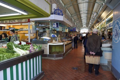 France, Charente-Maritime (17), La Rochelle, le marché couvert
