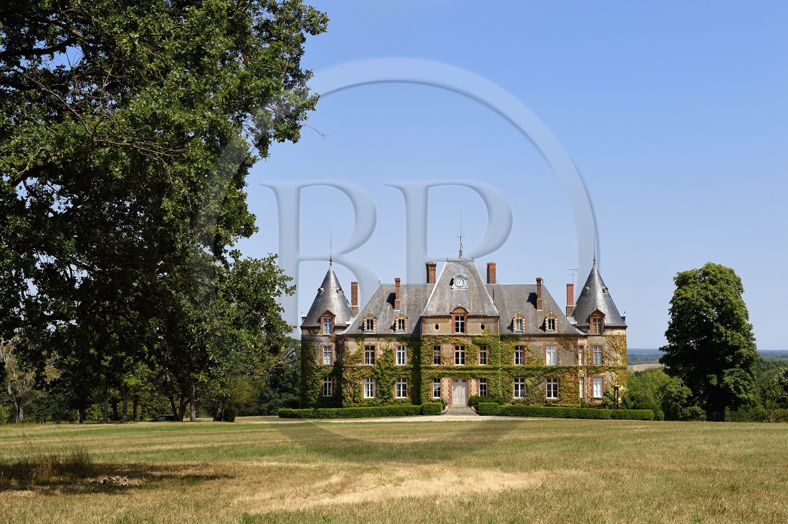 France, Allier (03), ancienne province du Bourbonnais, Besson, chateau du Nouveau- Bostz appartenant au Prince Charles Henri de Lobkowicz descendant des Bourbon-Parme