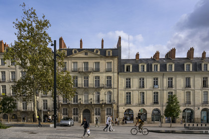 France, Loire-Atlantique (44), Nantes, au centre immeuble de rapport dit le Temple du Goût, un ancien hotel particulier au 16 allée Duguay-Trouin construit en 1753 par l'architecte Pierre Rousseau pour l'armateur Guillaume Grou