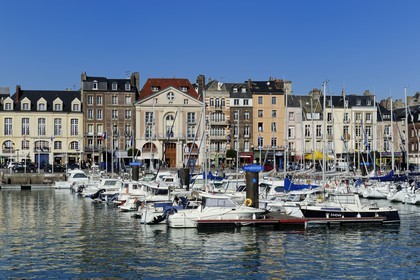 France, Seine-Maritime (76), Dieppe, le port et le quai Henri IV