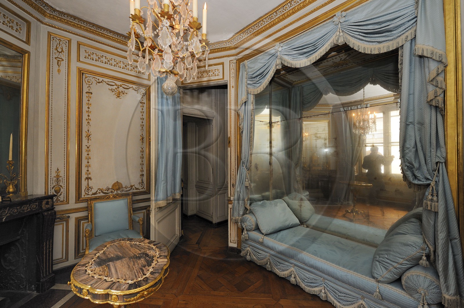 France, Yvelines (78), château de Versailles, classé Patrimoine Mondial de l'UNESCO, cabinets intérieurs de la Reine, petit boudoir octogonal de la méridienne qui fut la pièce de repos de Marie-Antoinette