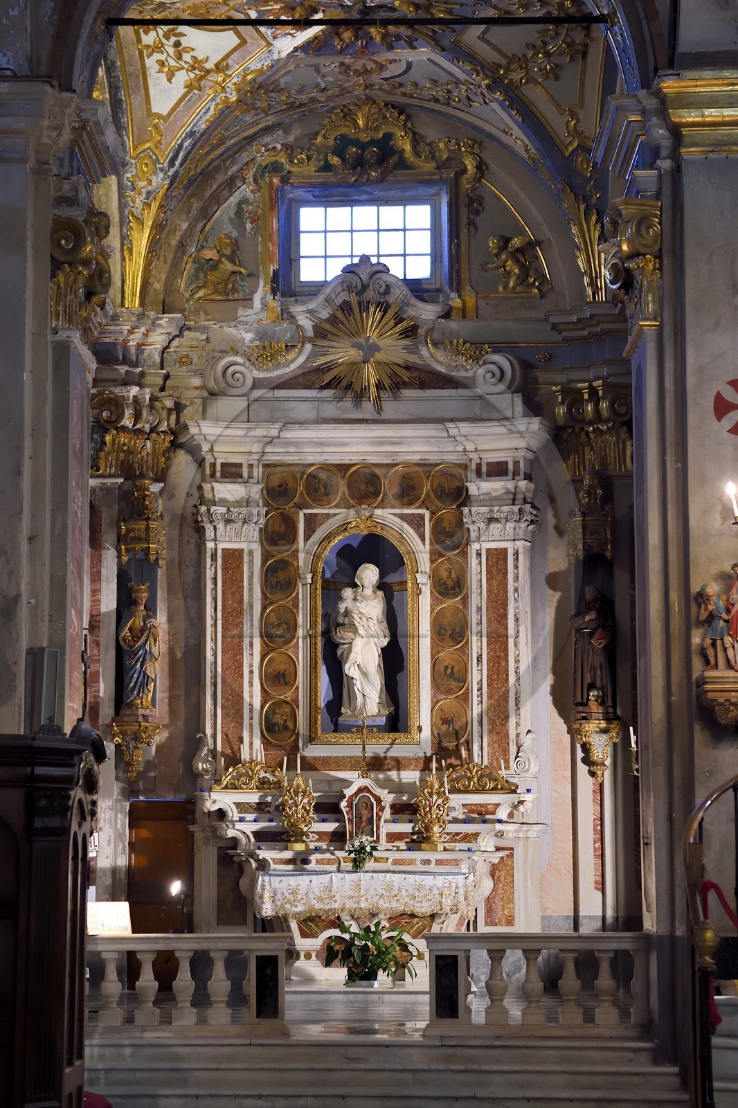 France, Alpes-Maritimes (06), Menton, la vieille ville, la basilique Saint-Michel-Archange