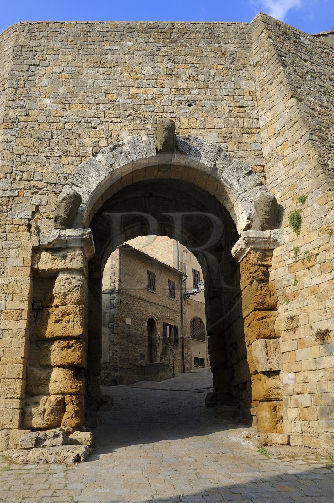 Italie, Toscane, Val di Cecina, Volterra, Porta all'Arco est la seule porte conservée de l'enceinte etrusque du IVème siècle av. J.C.