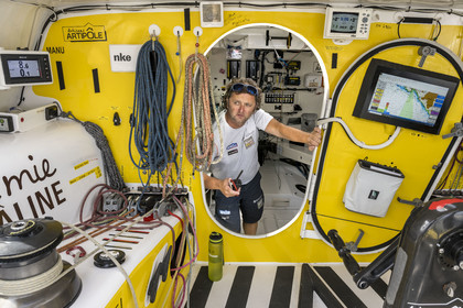 France, Vendée (85), Les-Sables-d'Olonne, Port Olona, ponton des voiliers du Vendée Globe, le skipper Arnaud Boissière du voilier monocoque de 60 pieds IMOCA La Mie Caline
