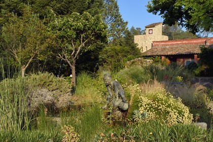 France, Var (83), Provence Verte, Bras, vers Saint-Maximin-la-Sainte-Baume, la maison d'hotes Le Peyrourier - une campagne en Provence