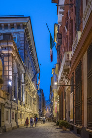 Italie, Ligurie, Gênes, palais des Rolli classés Patrimoine Mondial de l'UNESCO dans la Strada Nuova aujourd’hui via Garibaldi,  le Palazzo Doria-Tursi à gauche et le Palazzo Rosso ou palais musée Brignole à droite