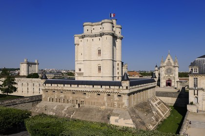 France, Val-de-Marne (94), Vincennes, le château de Vincennes, la Tour du Village et le donjon et la Sainte Chapelle
