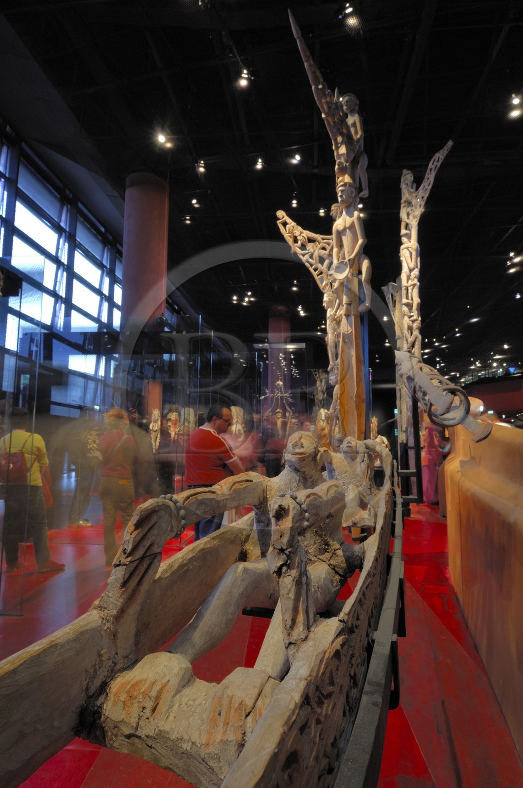 France, Paris (75), le musée des Arts Premiers, musée du quai Branly, pirogue Wuramon de Papouasie Nouvelle-Guinée