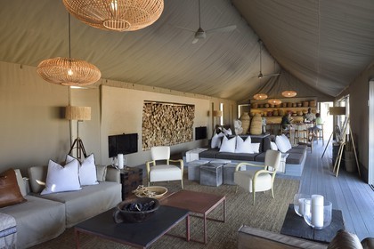 Zimbabwe, province de Matabeleland septentrional, parc national Hwange, le salon du Wilderness Safaris Linkwasha Camp