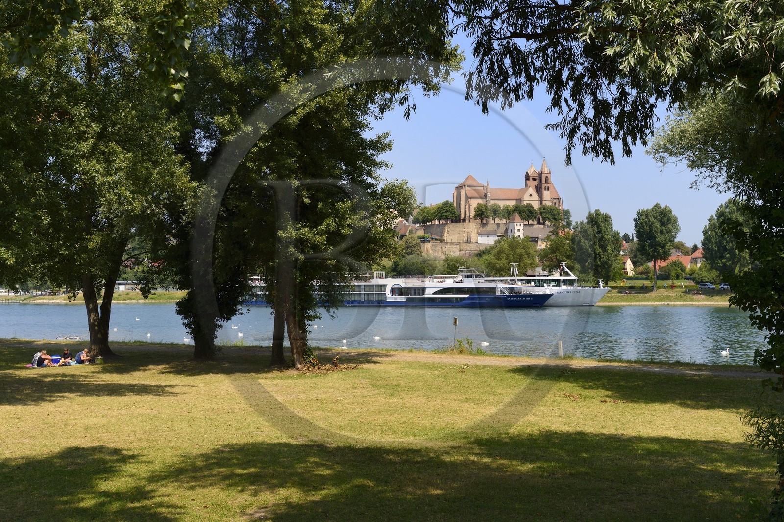 Allemagne, Bade-Wurtemberg, Vieux-Brisach (en allemand Breisach am Rhein) dominé par la collégiale Saint-Etienne (Münster) et en bordure de Rhin