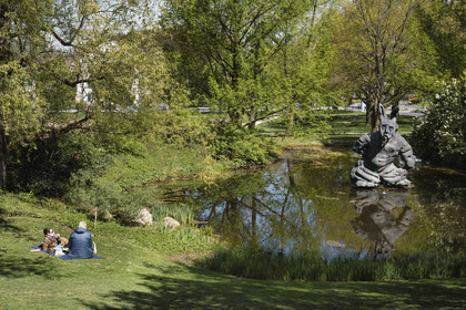 Suisse, Bâle, Riehen, fondation Beyeler, Lièvre (2013) sculpture de Thomas Schütte