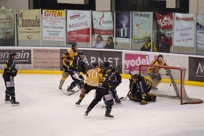 France, Haute-Savoie (74), Morzine, match de hockey sur glace du Hockey Club Morzine-Avoriaz appelé les Pingouins