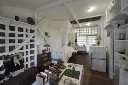 Gabon, Province du Moyen-Ogooué, Lambaréné, l'ancien Hopital Albert Schweitzer devenu musée, le bureau privé d'Albert Schweitzer tel qu'il était le jour de son décès et sa chambre à coucher