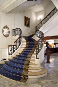 France, Pyrénées-Atlantiques (64), Pays-Basque, Biarritz, Hotel du Palais, le grand escalier