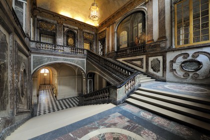 France, Yvelines (78), château de Versailles, classé Patrimoine Mondial de l'UNESCO, l'escalier de la Reine
