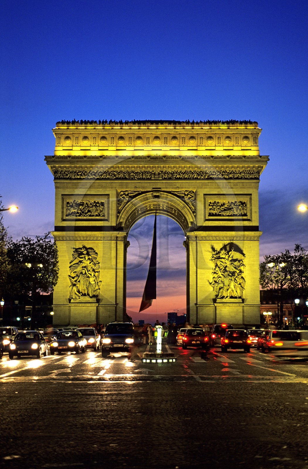 France, Paris (75), l' Arc de Triomphe sur l' avenue des Champs-Elys