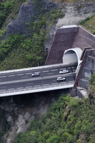 France, île de la Réunion, côte ouest, Tranchée couverte de Saint-Paul sur la route des Tamarins (vue aérienne)