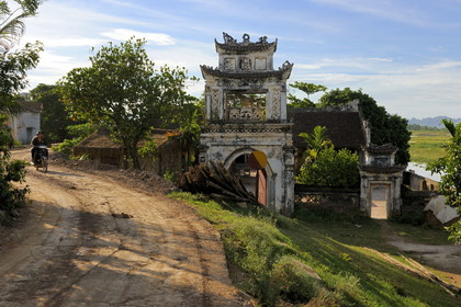 Vietnam, province de Ninh Binh, temple bouddhiste