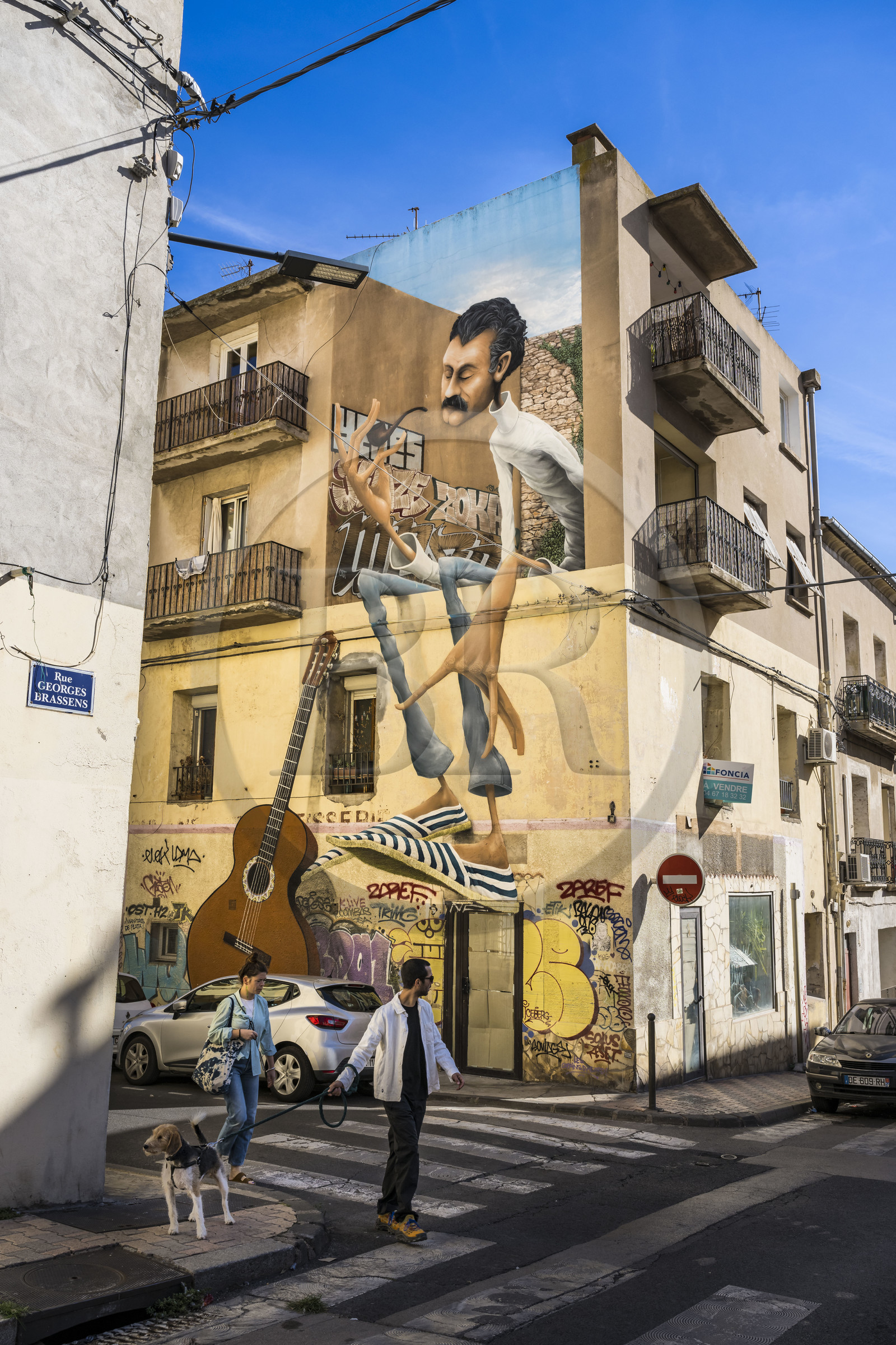 France, Hérault (34), Sète, fresque qui fait parti du MACO - Musée à ciel ouvert, peinture murale hommage à Georges Brassens et oeuvre de l'artiste sétois Maye à l'angle de la rue de la Revolution et de la rue Georges Brassens