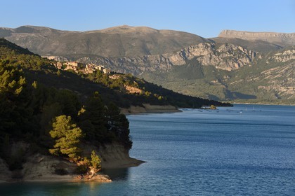 France, Alpes-de-Haute-Provence (04), Parc Naturel Régional du Verdon, lac de Sainte Croix, Sainte-Croix-de-Verdon