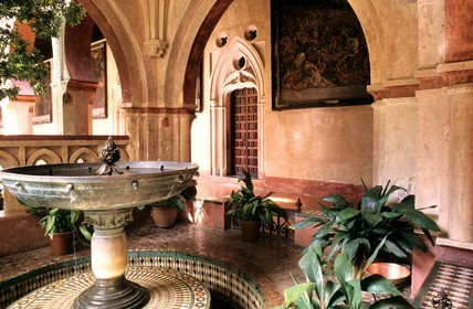 Espagne, Estrémadure, Monastère Notre-Dame de Guadaloupe Le cloître Mudéjar (fin XV ème siècle)