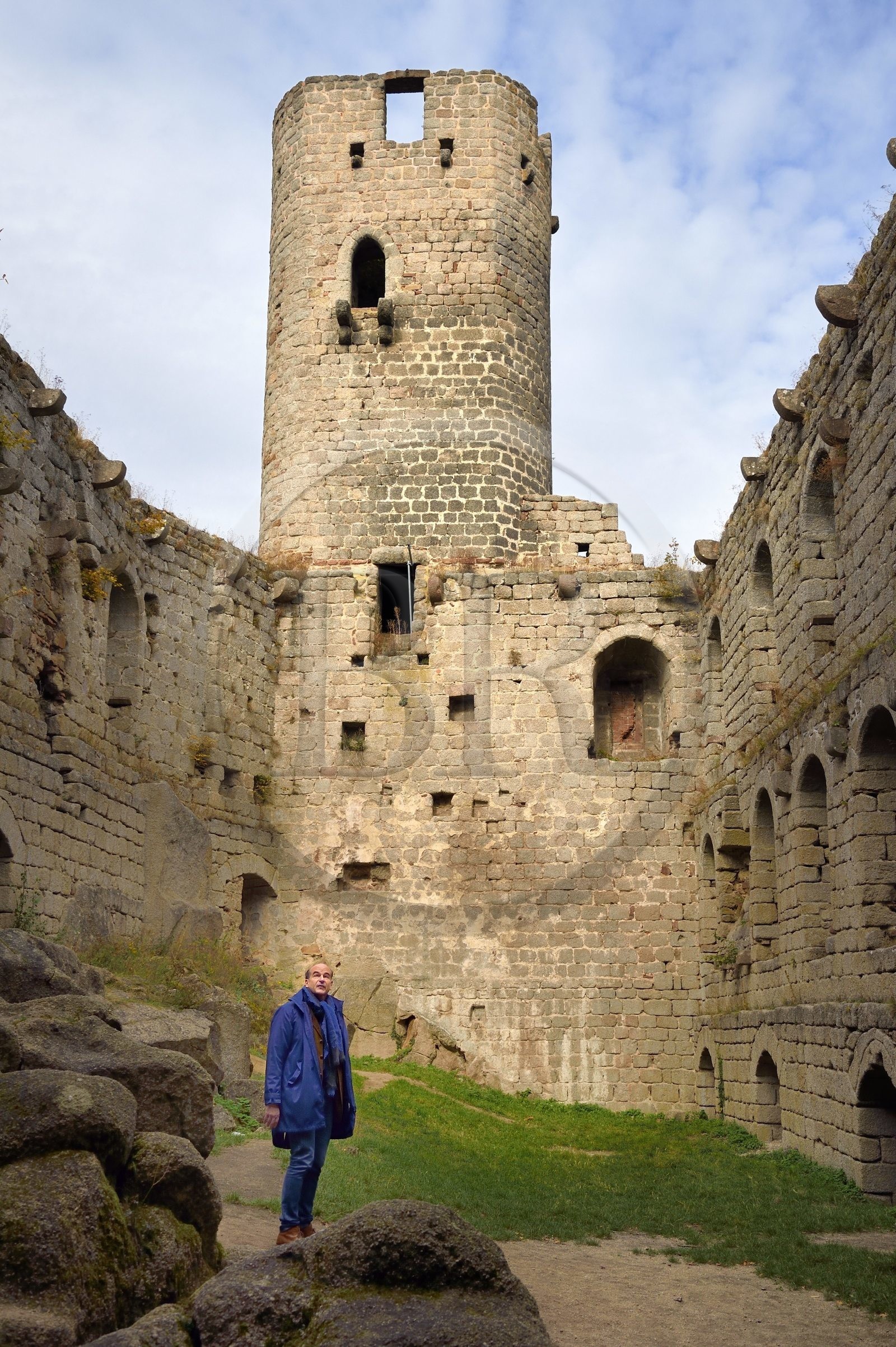 France, Bas-Rhin (67), Route des vins d'Alsace, Andlau, le chateau d'Andlau (Haut-Andlau), son propriétaire Guillaume d’Andlau