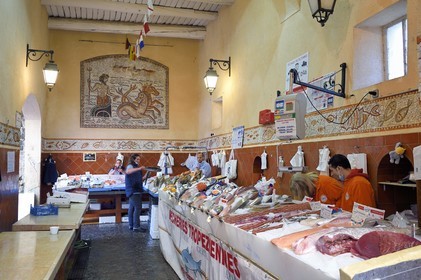 France, Var, Saint Tropez, fish market